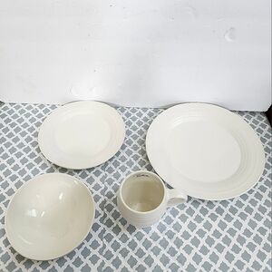 Swirl by Mikasa Elegant Swirl White Dinnerware Set 4 Piece Place Setting New